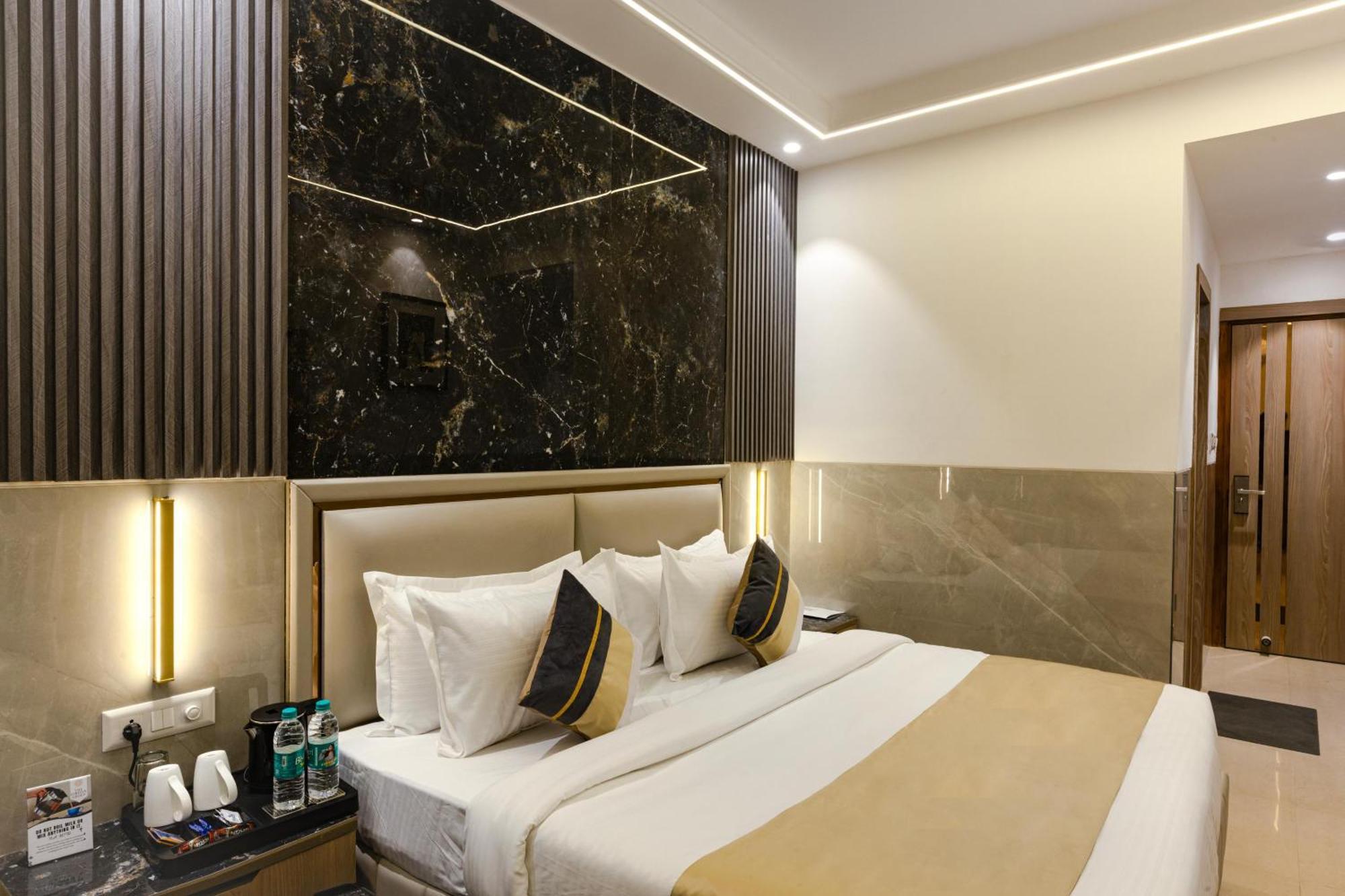 The Orion Hotel Era - Delhi Airport Új-Delhi Kültér fotó