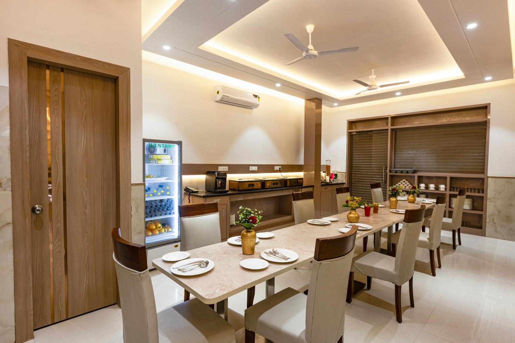 The Orion Hotel Era - Delhi Airport Új-Delhi Kültér fotó