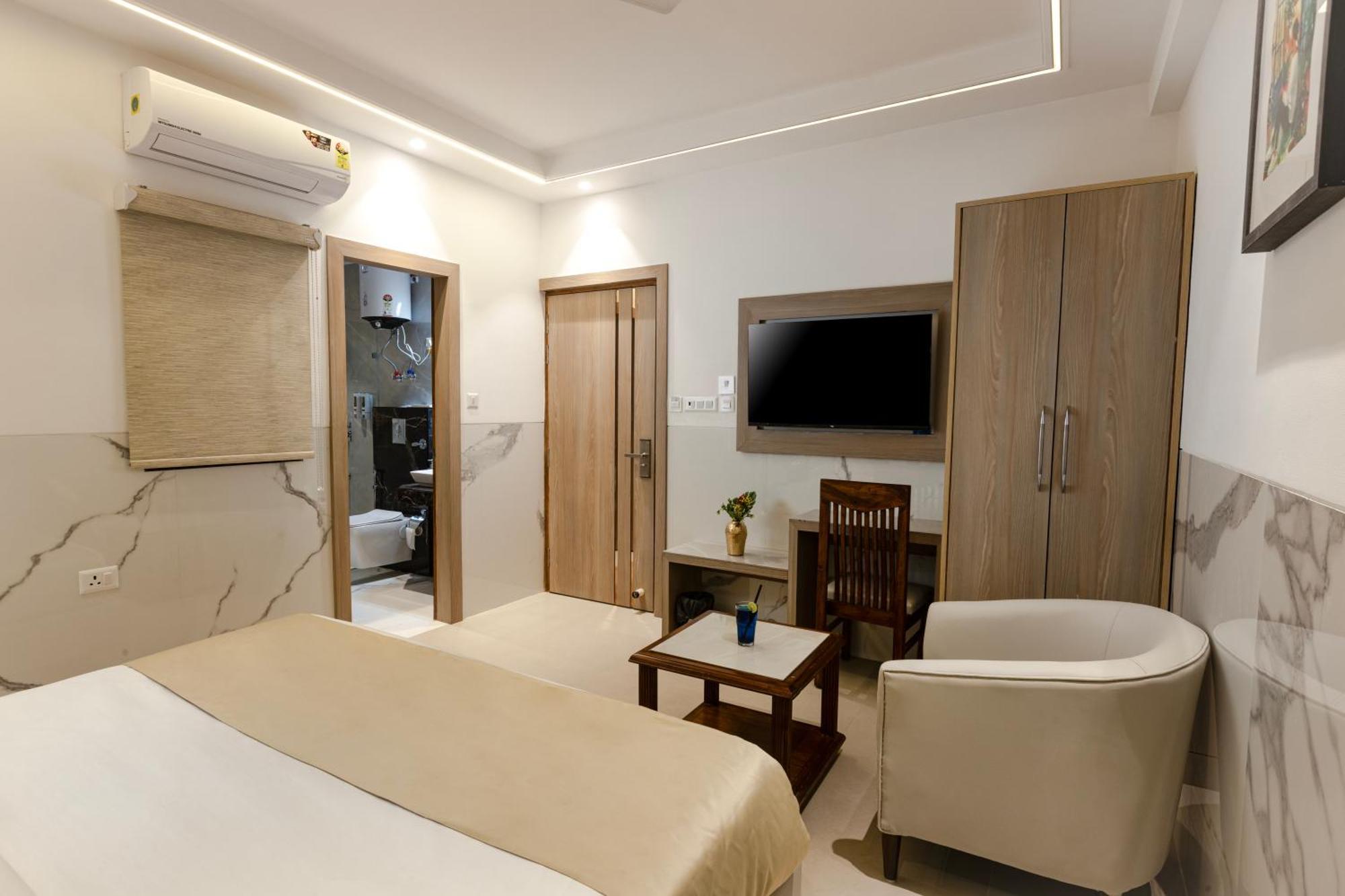 The Orion Hotel Era - Delhi Airport Új-Delhi Kültér fotó