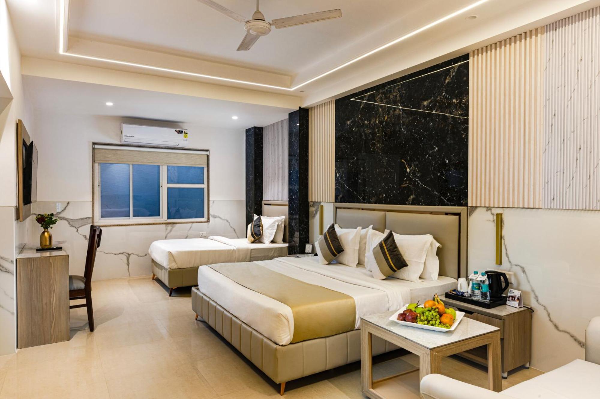 The Orion Hotel Era - Delhi Airport Új-Delhi Kültér fotó