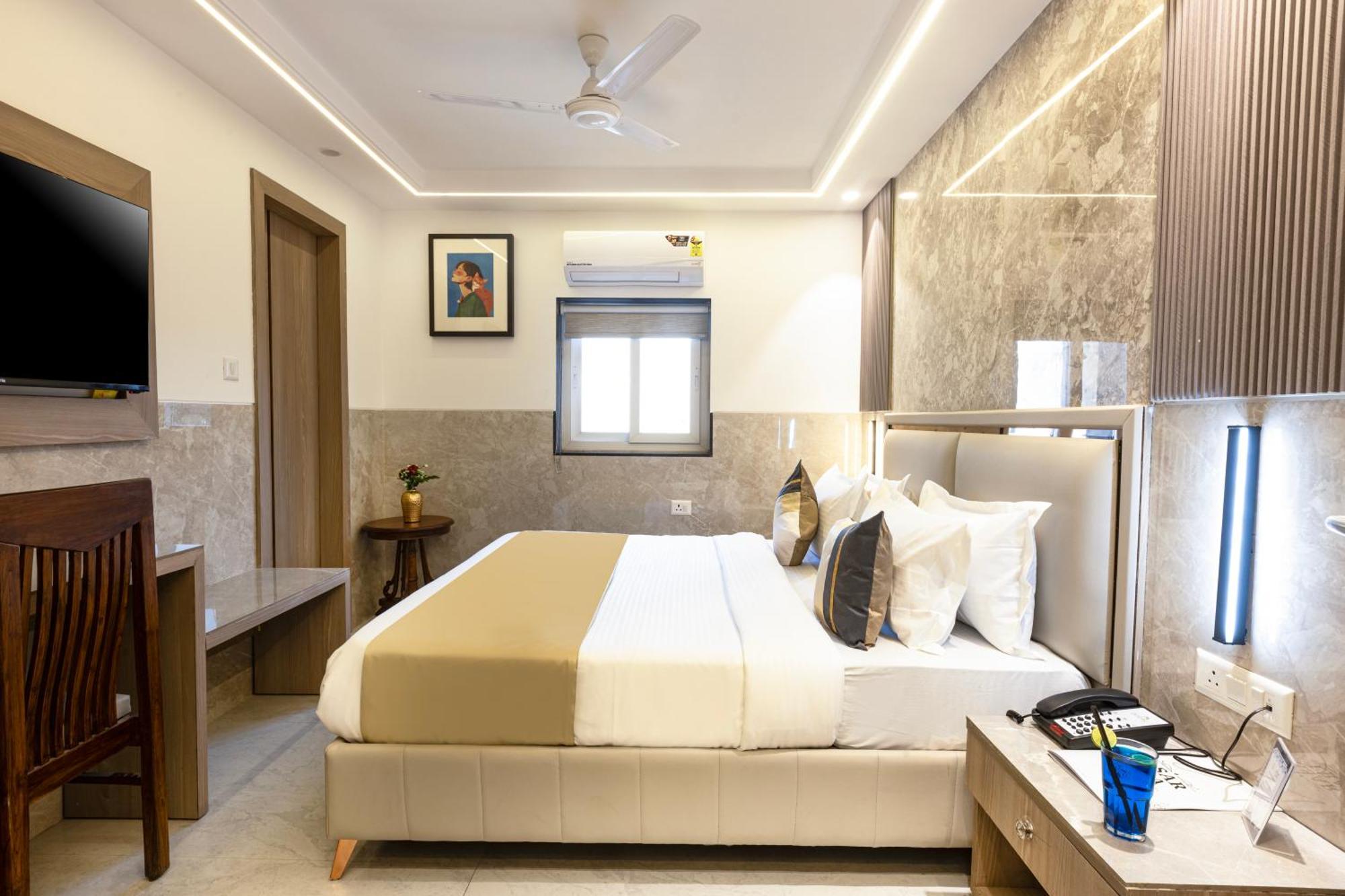 The Orion Hotel Era - Delhi Airport Új-Delhi Kültér fotó