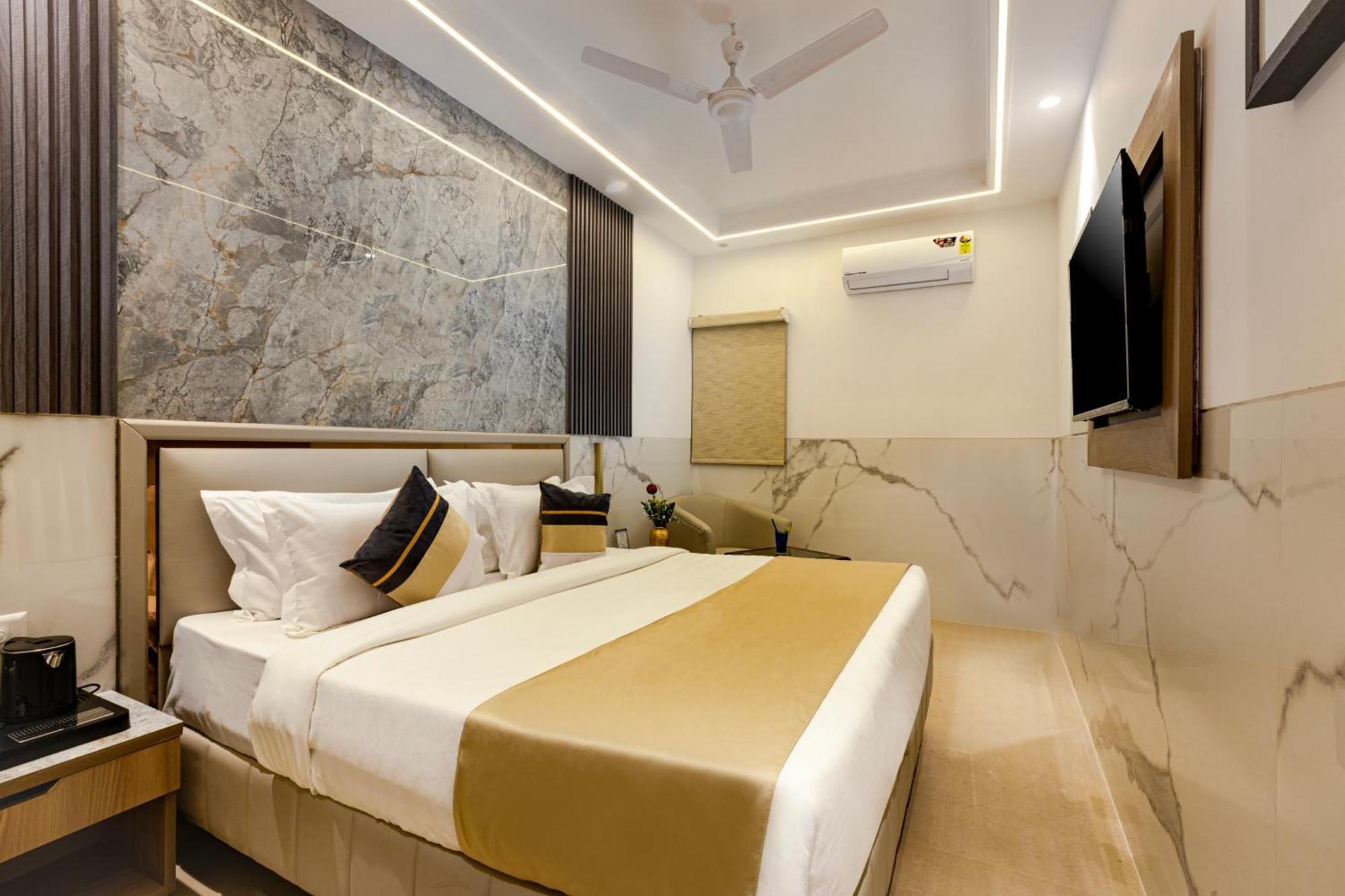The Orion Hotel Era - Delhi Airport Új-Delhi Kültér fotó